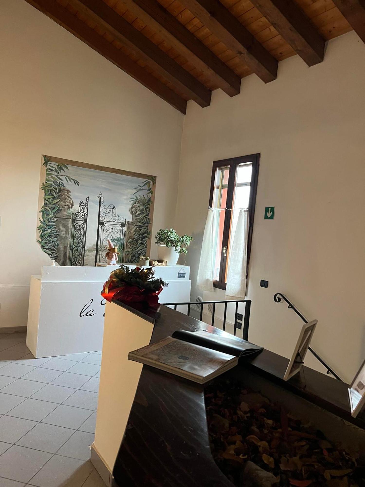 Hotel La Divina à Sant'Agata Bolognese Extérieur photo